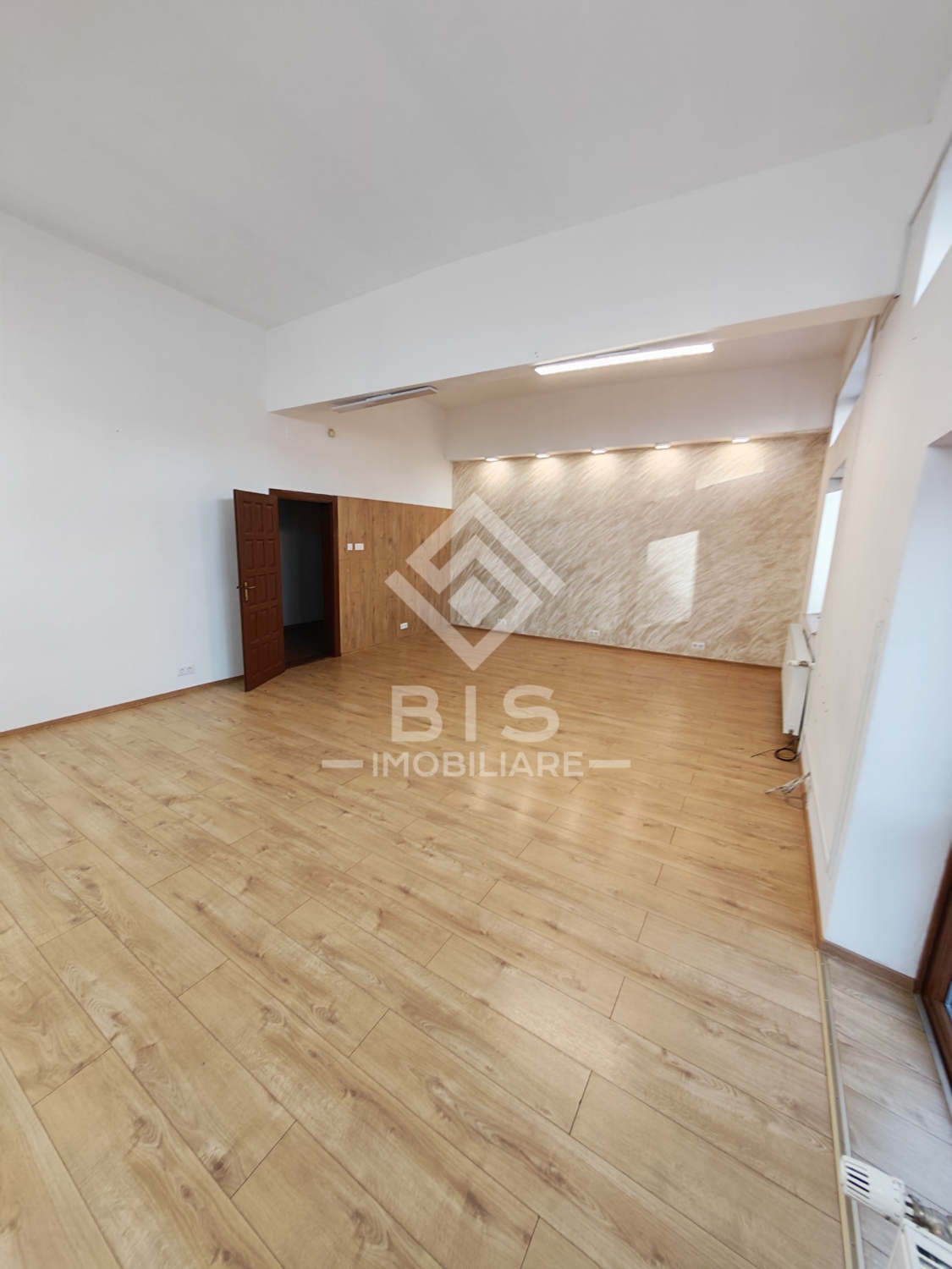 Spatiu comercial / birouri / activitati comerciale